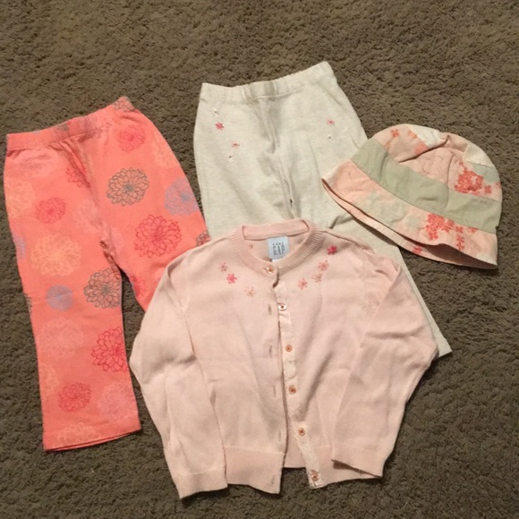 4 pc Gap Sweater 2 yr, 2 pair pants 2 yr & hat xl